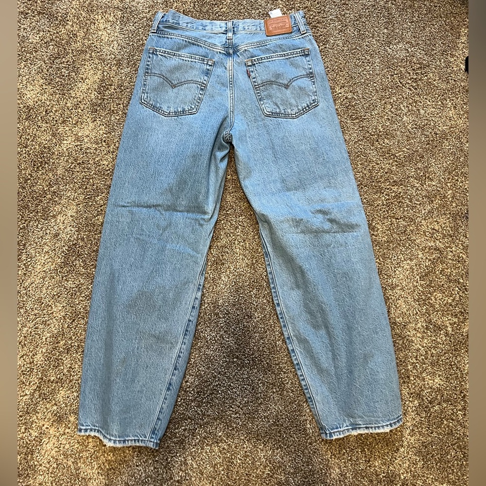 Baggy dad style Levi’s